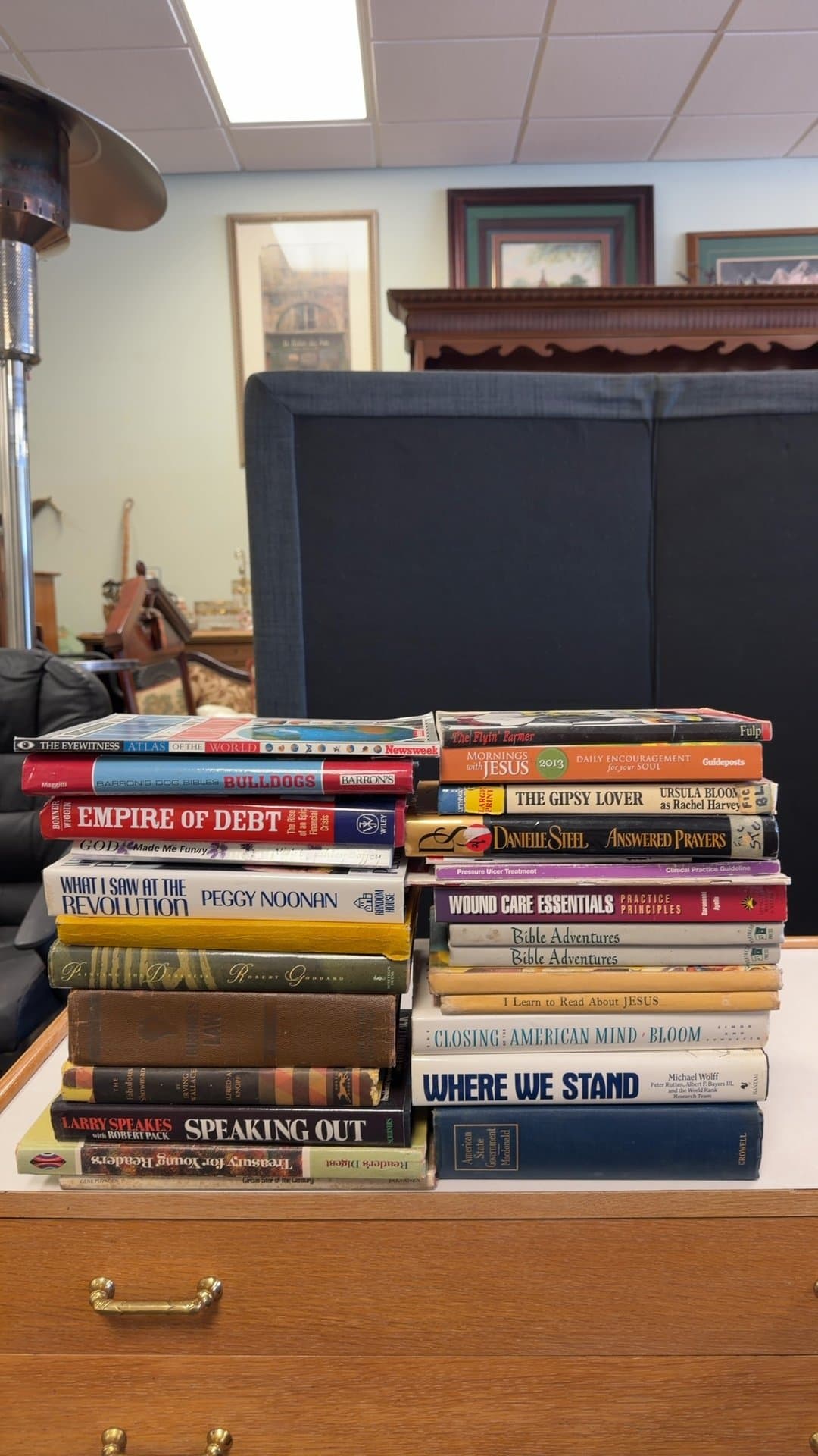 Assorted 25 Books Collection - Image 1