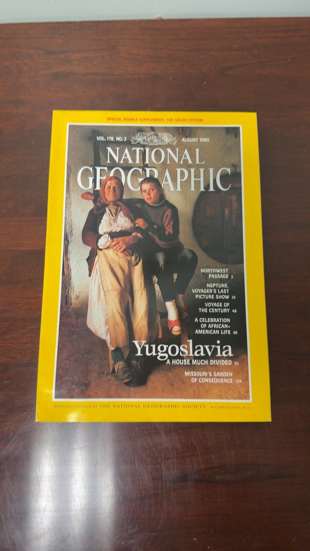 National Geographic Magazine August 1990 - Image 1