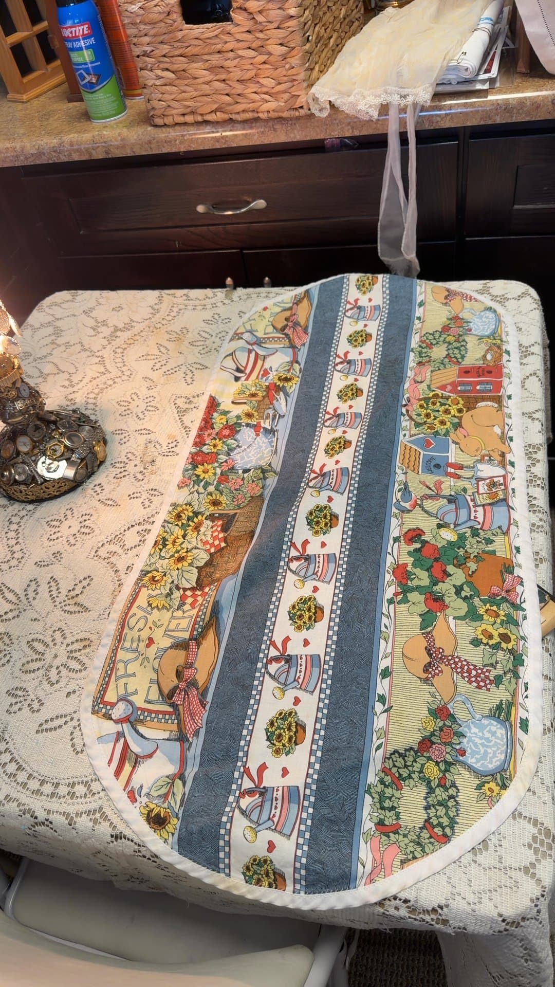 Vintage Country Motif Table Runner - Image 1