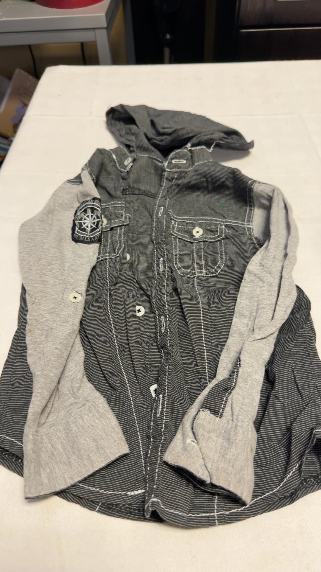 Quad Seven Boys Hooded Button-Up Shirt Size 7 - Image 1