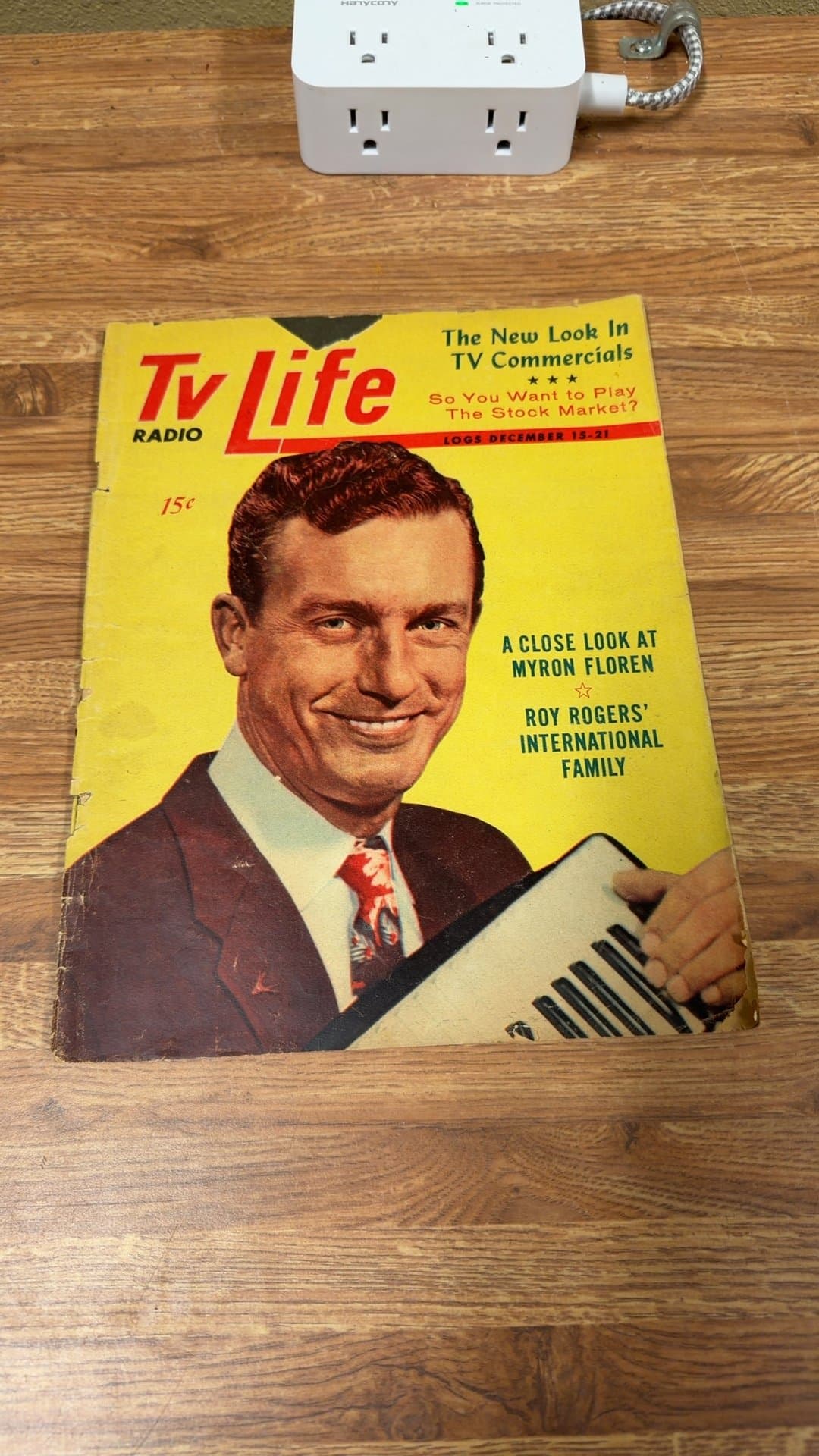 TV Radio Life Magazine - December 15-21 Issue - Image 1