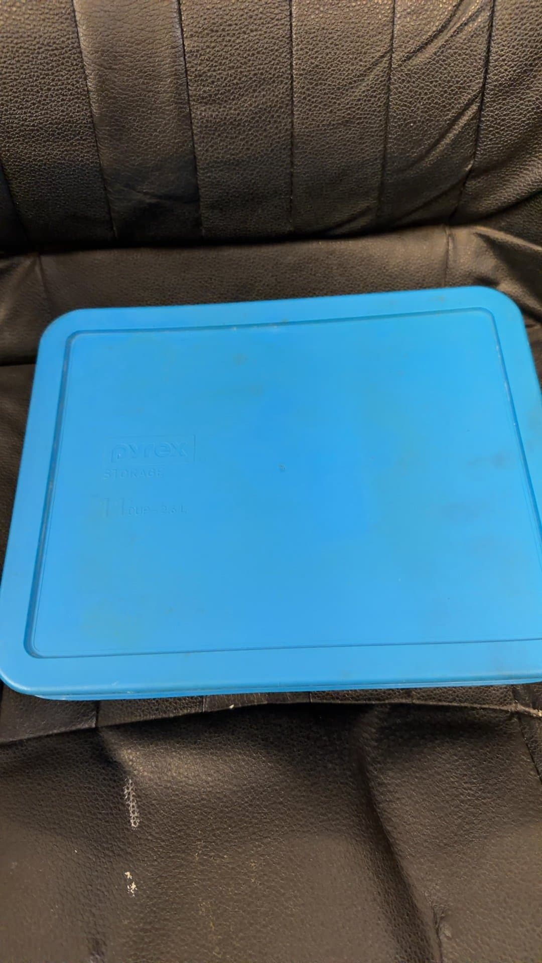 Pyrex 11 Cup Rectangular Glass Food Storage Container with Blue Lid - Image 1