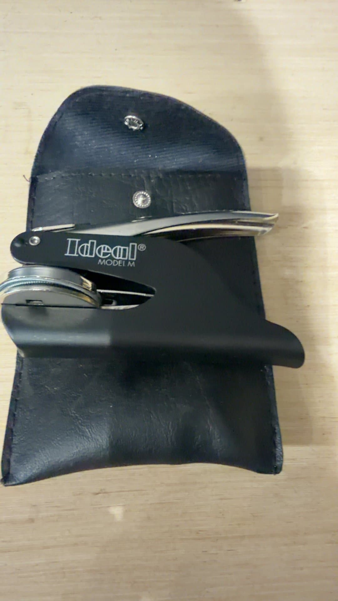 Ideal Model M Pocket Seal Embosser with Pouch - Image 1