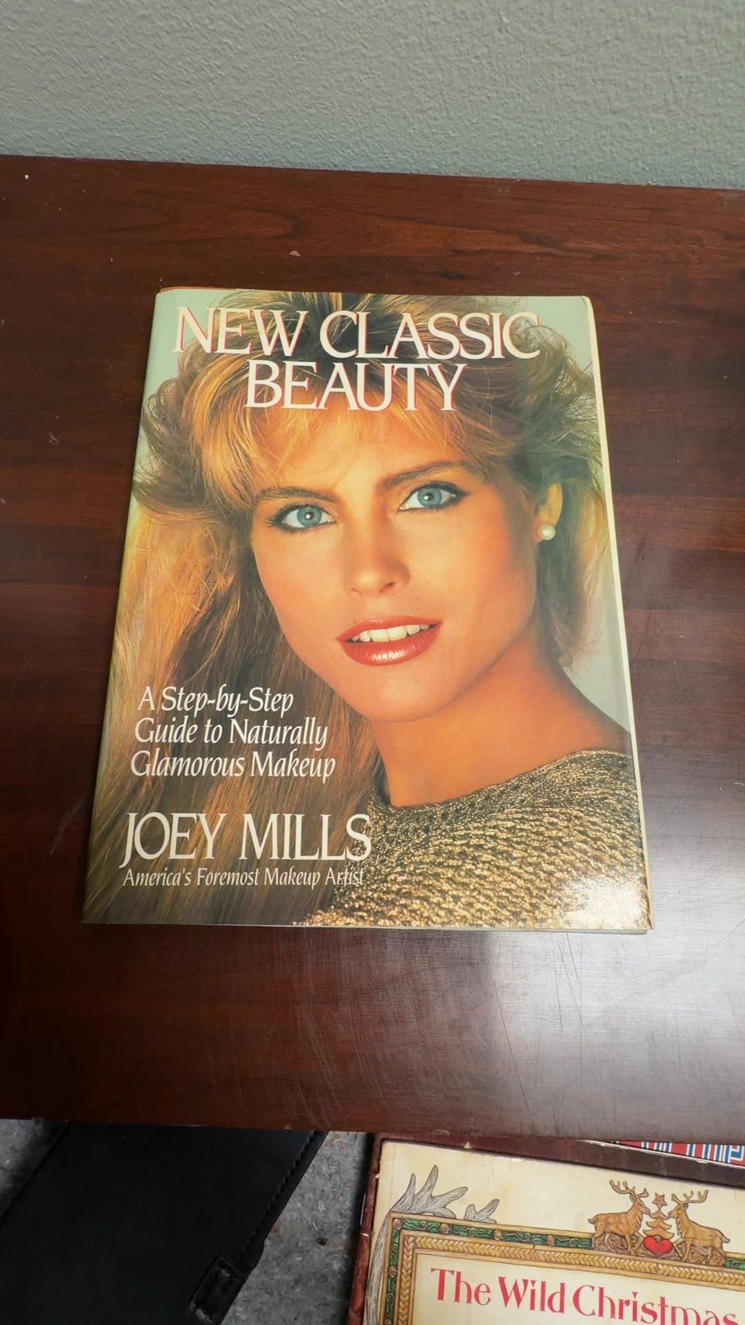 New Classic Beauty: A Step-by-Step Guide to Naturally Glamorous Makeup - Image 1