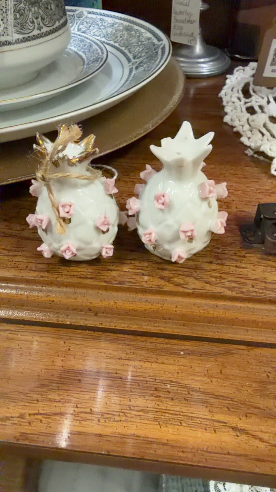 1940's salt and pepper shaker set made in Japan - Image 1