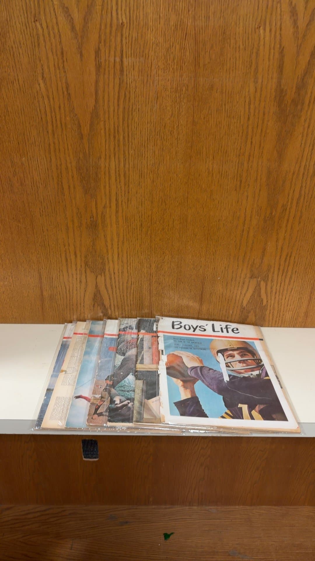 Vintage 1963 Boys' Life Magazine Collection Lot of 7 Issues featuring Roger Staubach - Image 1