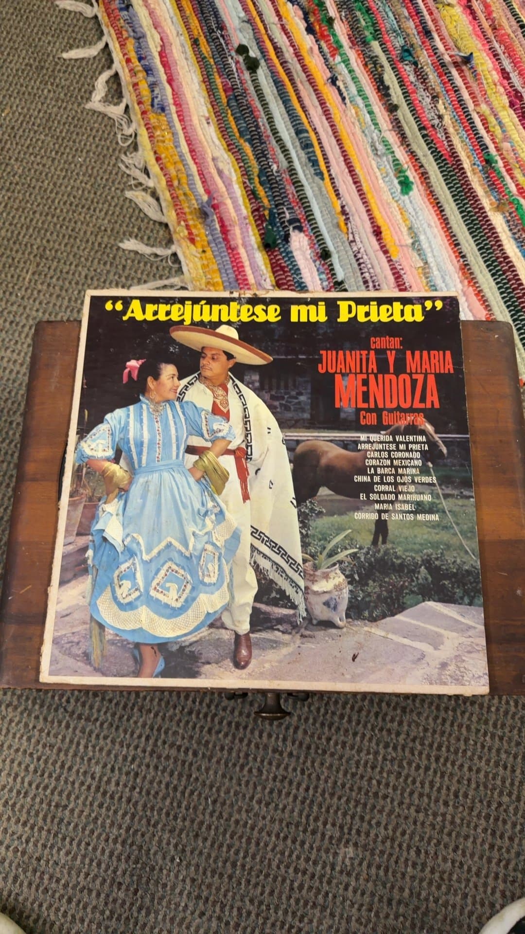 Arrejúntese mi Prieta Vinyl Record by Juanita y Maria Mendoza - Image 1