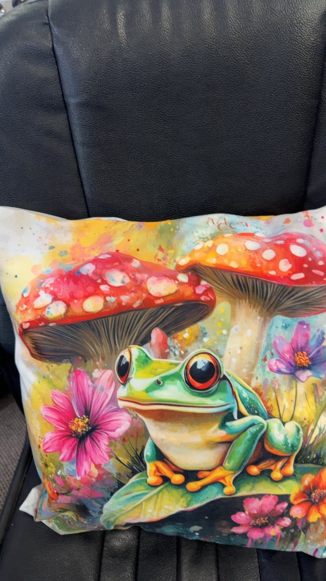 Red-Eyed Tree Frog Decorative Throw Pillow - Image 1