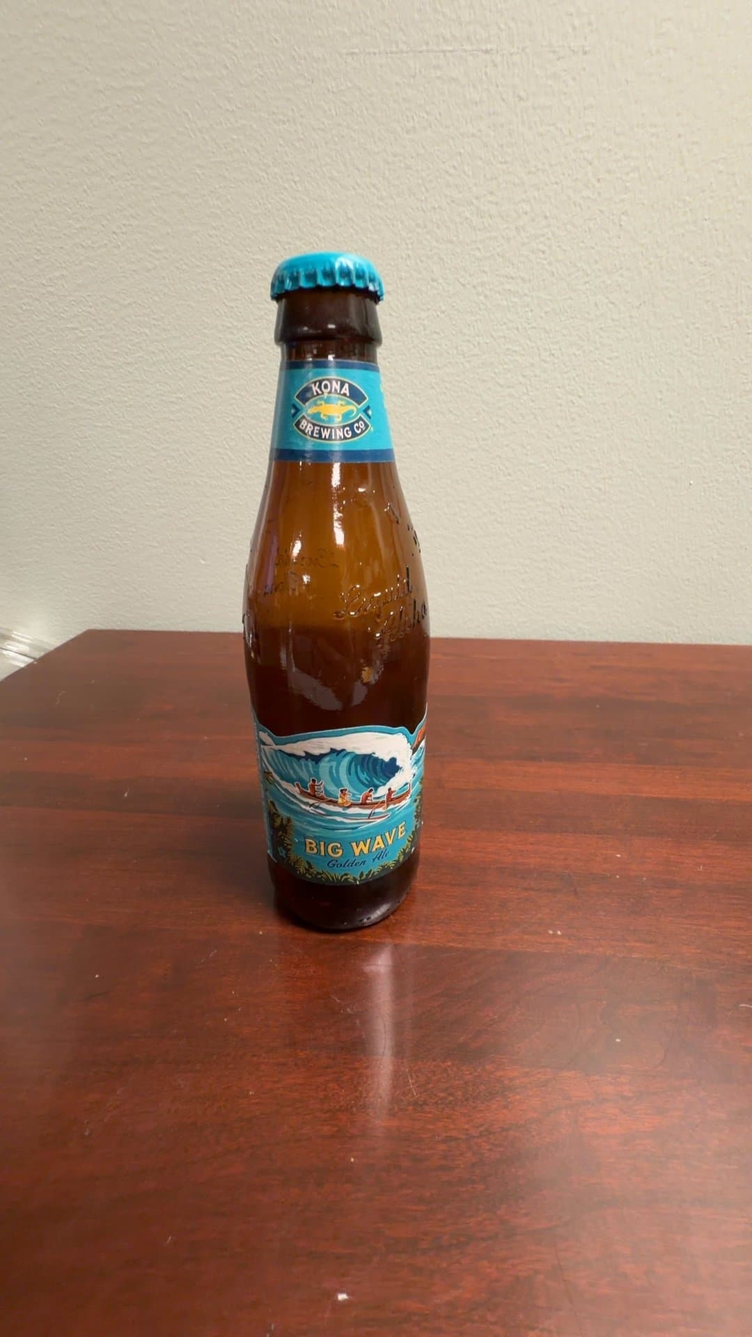 Kona Brewing Co. Big Wave Golden Ale Glass Bottle - Image 1