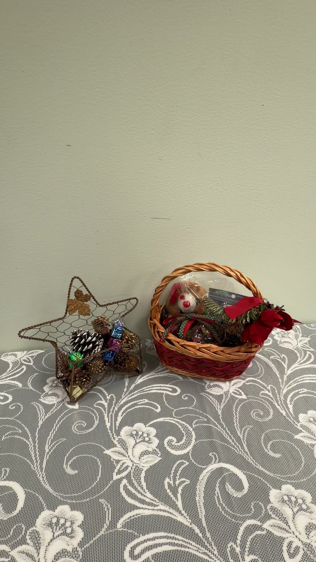 Christmas Wicker Gift Basket and Wire Star Basket Set - Image 1