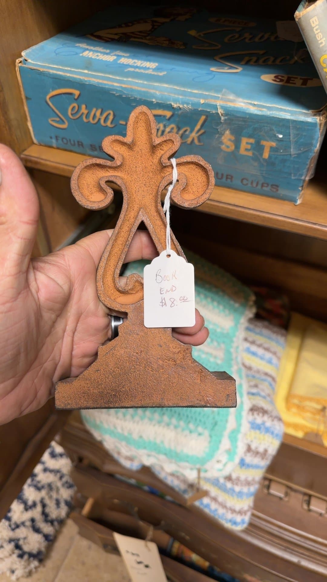Vintage Cast Iron Fleur-de-Lis Bookend - Image 1