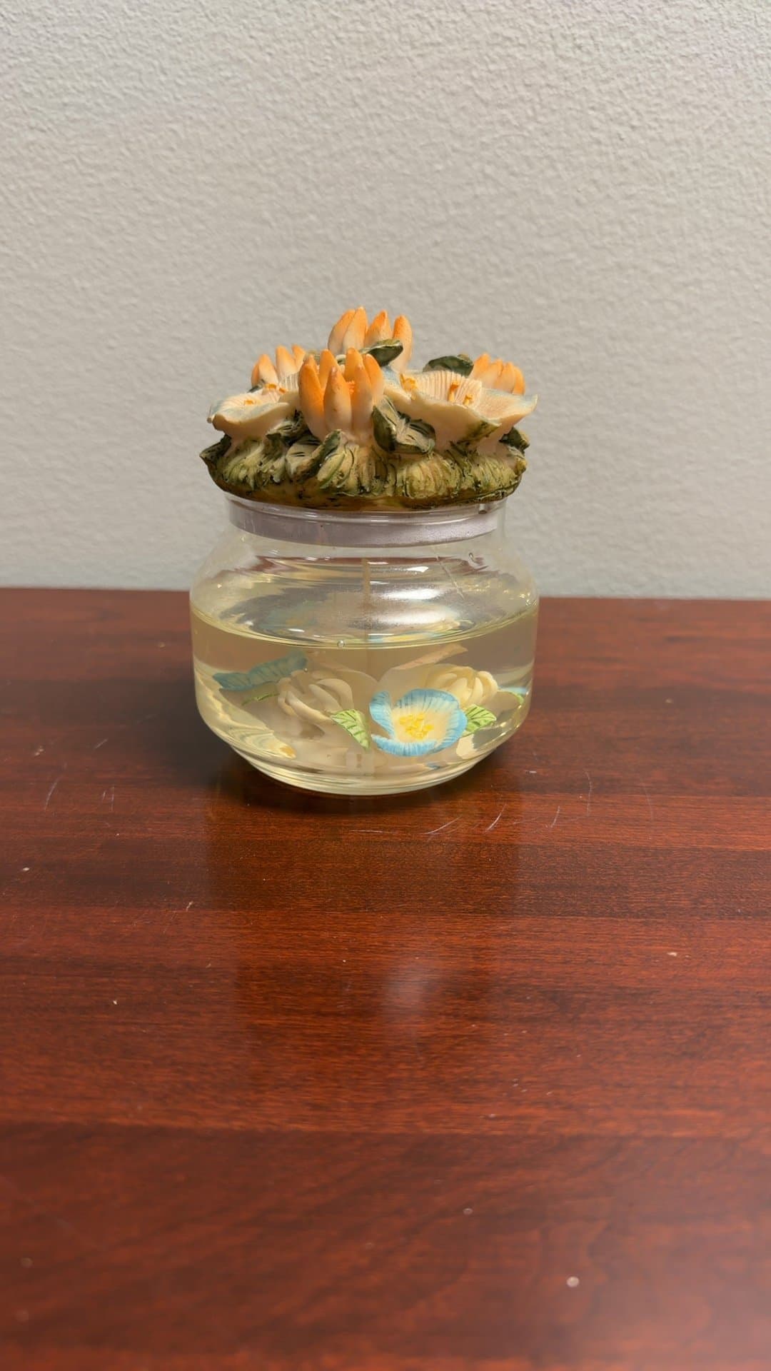 Floral Gel Candle with Decorative Lid - Image 1
