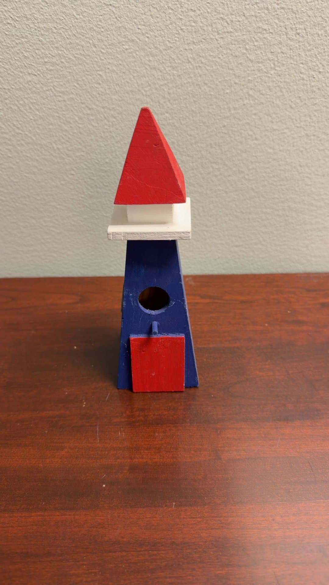 Wooden Lighthouse Birdhouse - Image 1