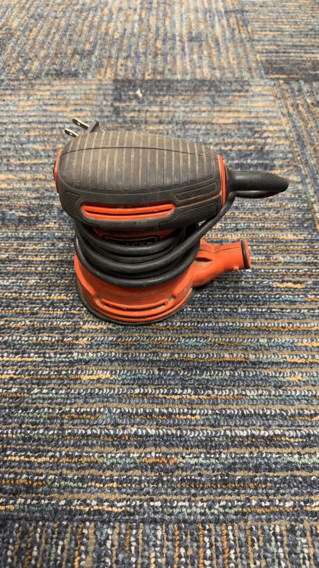 Black & Decker Random Orbit Sander - Image 1