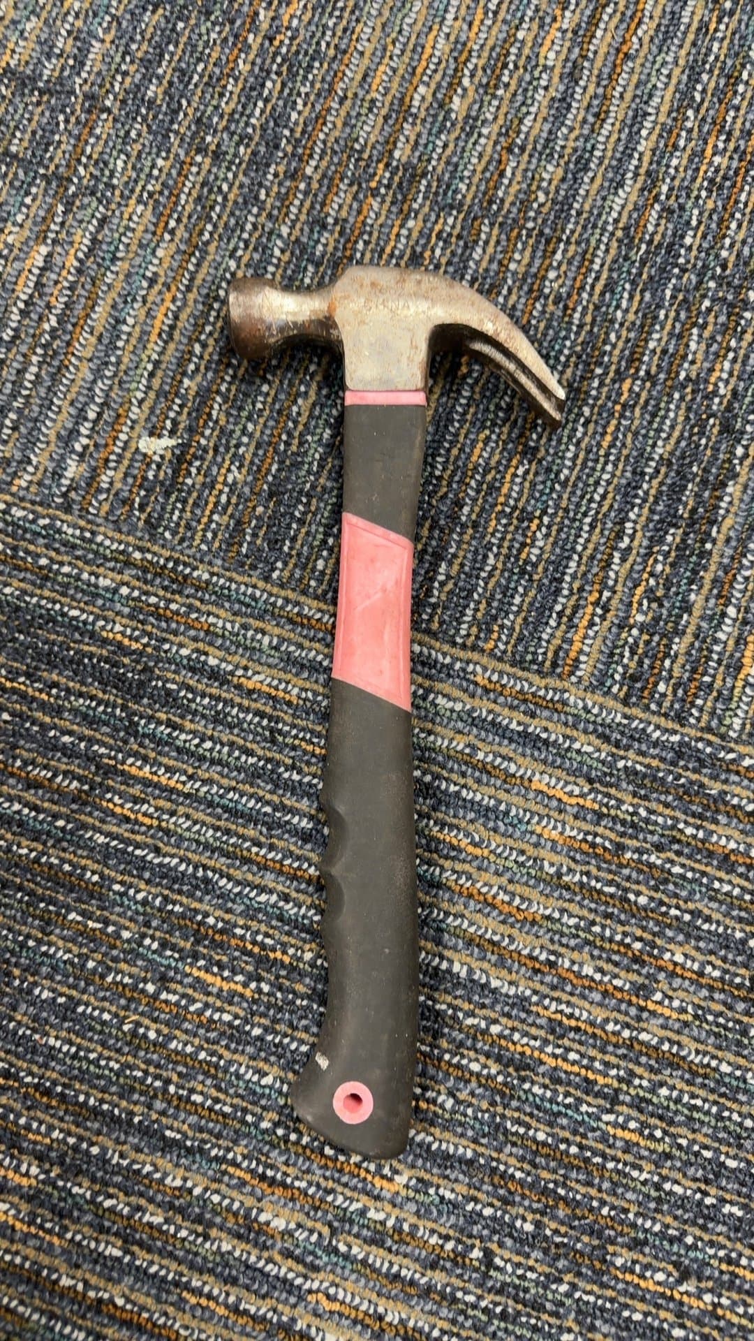 Claw Hammer with Rubber Grip - Image 1