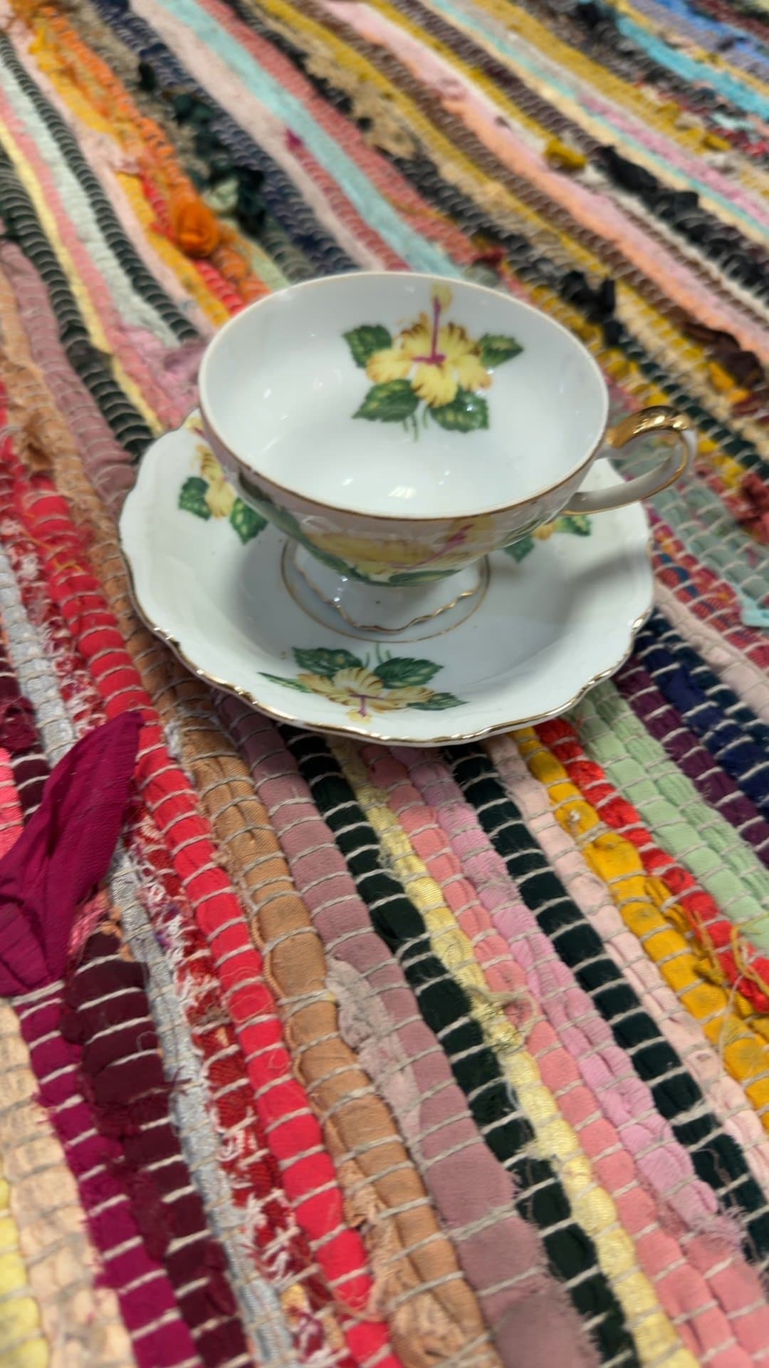 Cacgo China Floral Teacup and Saucer Set - Image 1