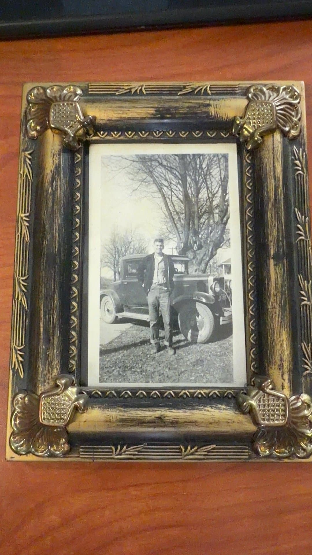 Ornate Molded Plastic Tabletop Picture Frame - Image 1