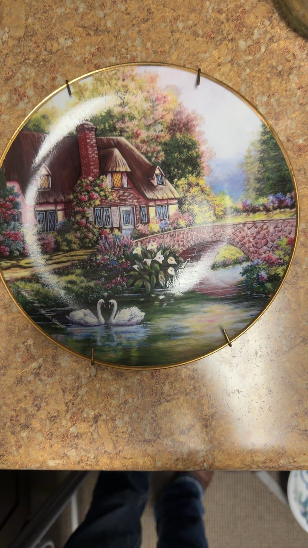 Franklin Mint 'Cottage at Meadowgate' Decorative Plate - Image 1