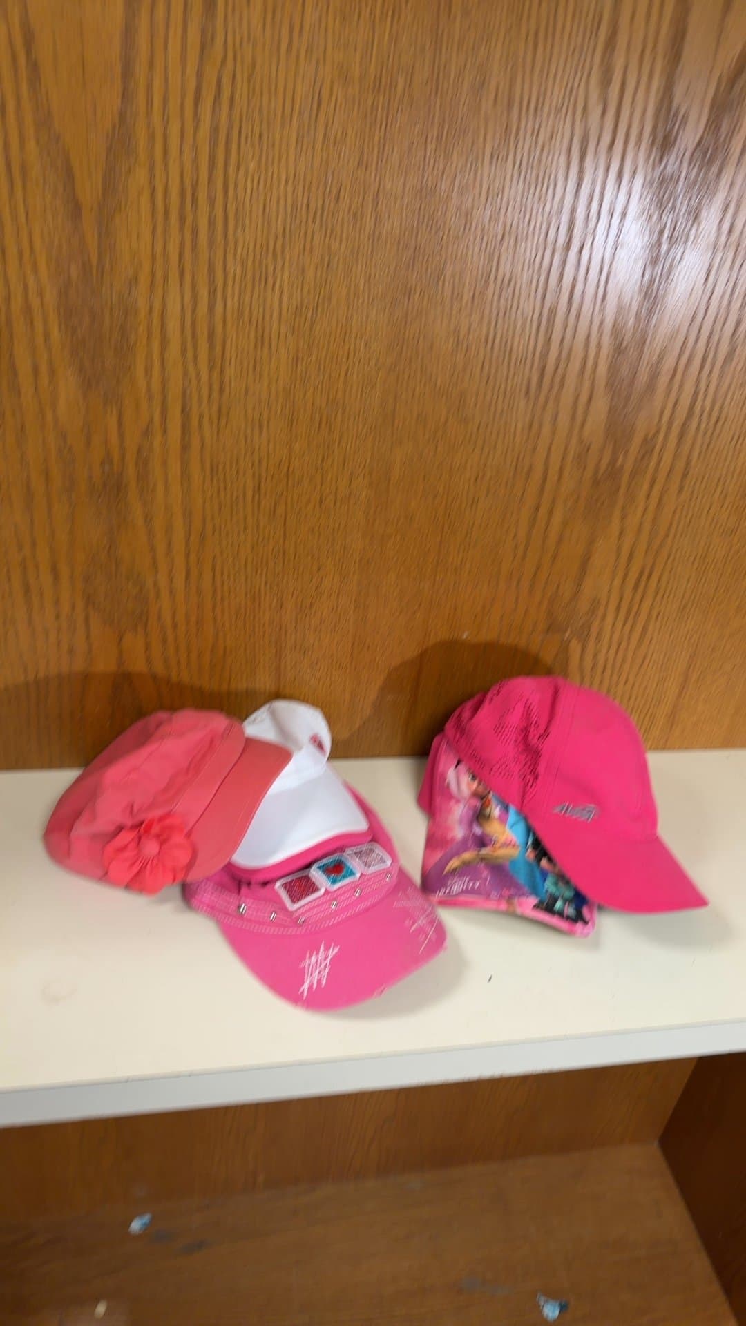 5 Girls' Pink and White Baseball Caps - Image 1