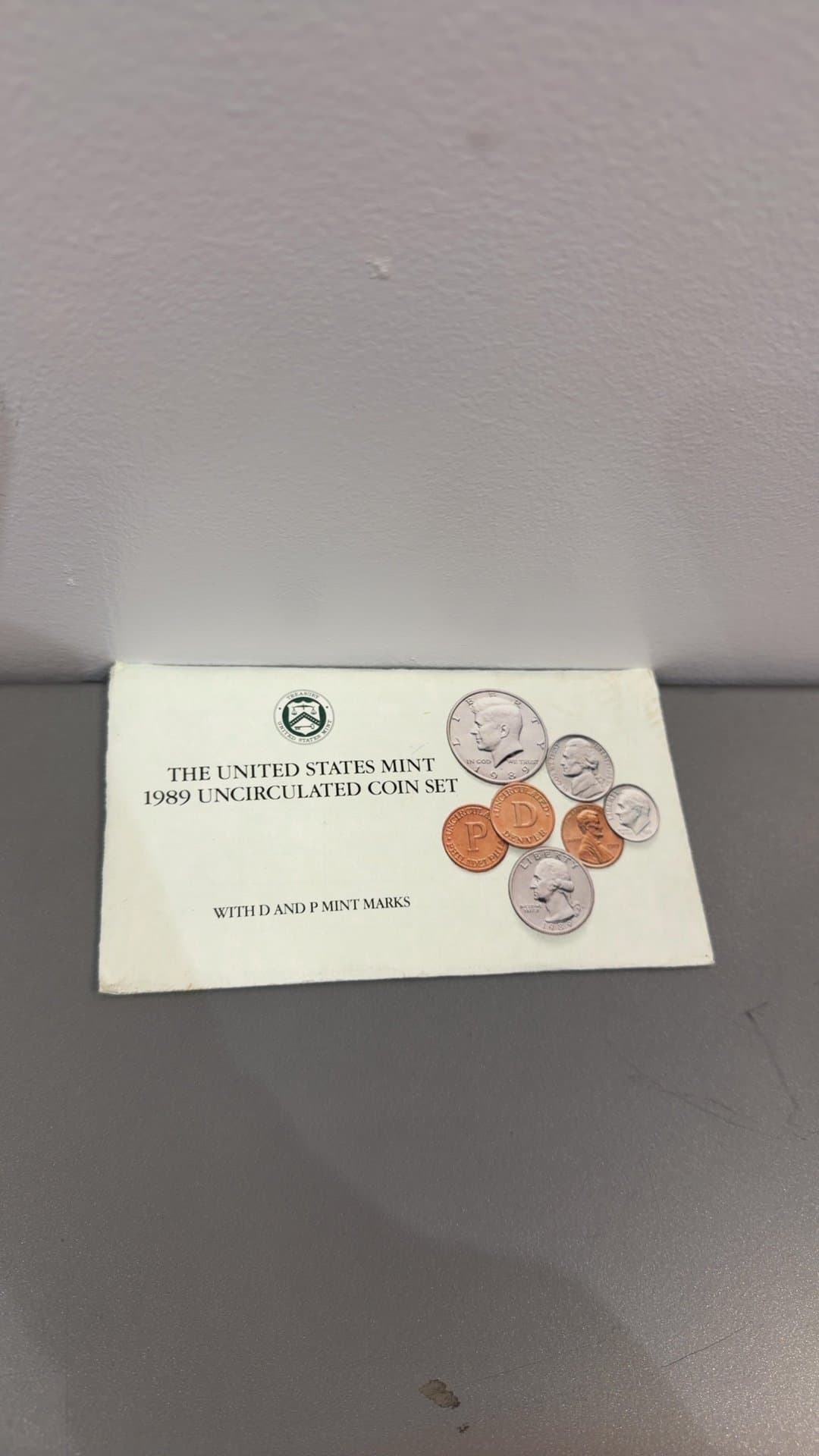 1989 United States Mint Uncirculated Coin Set - Image 1