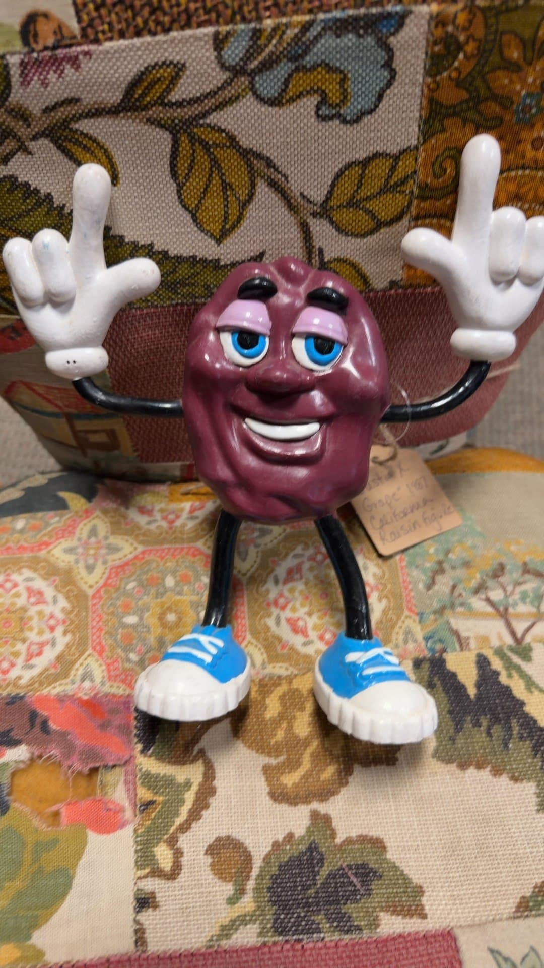 1987 California Raisins Justin X. Grape Figurine - Image 1