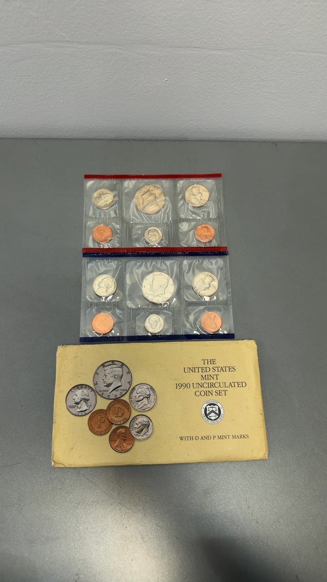 1990 United States Mint Uncirculated Coin Set - Image 1