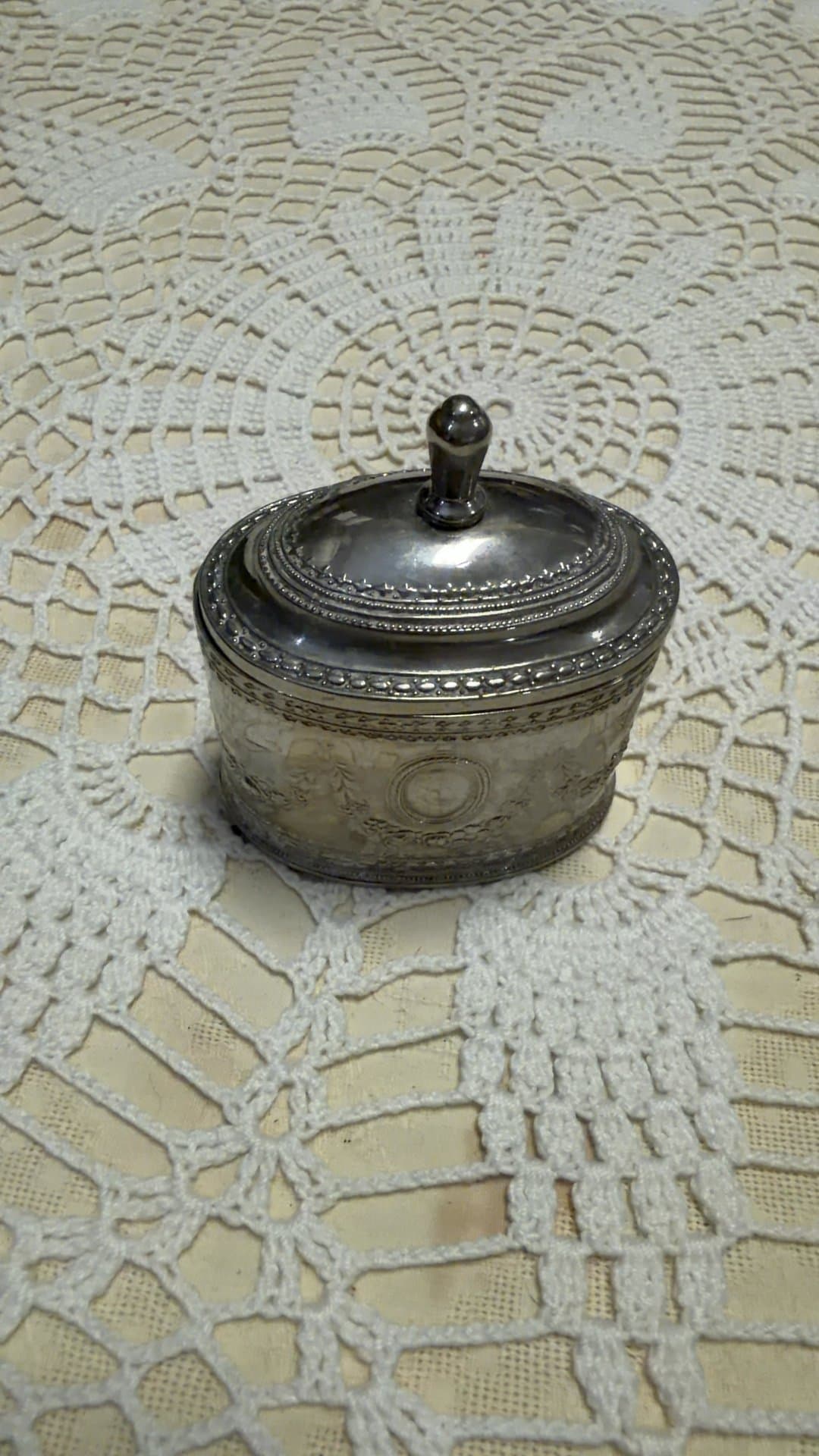 Vintage Silver-Plated Hinged Oval Trinket Box - Image 1