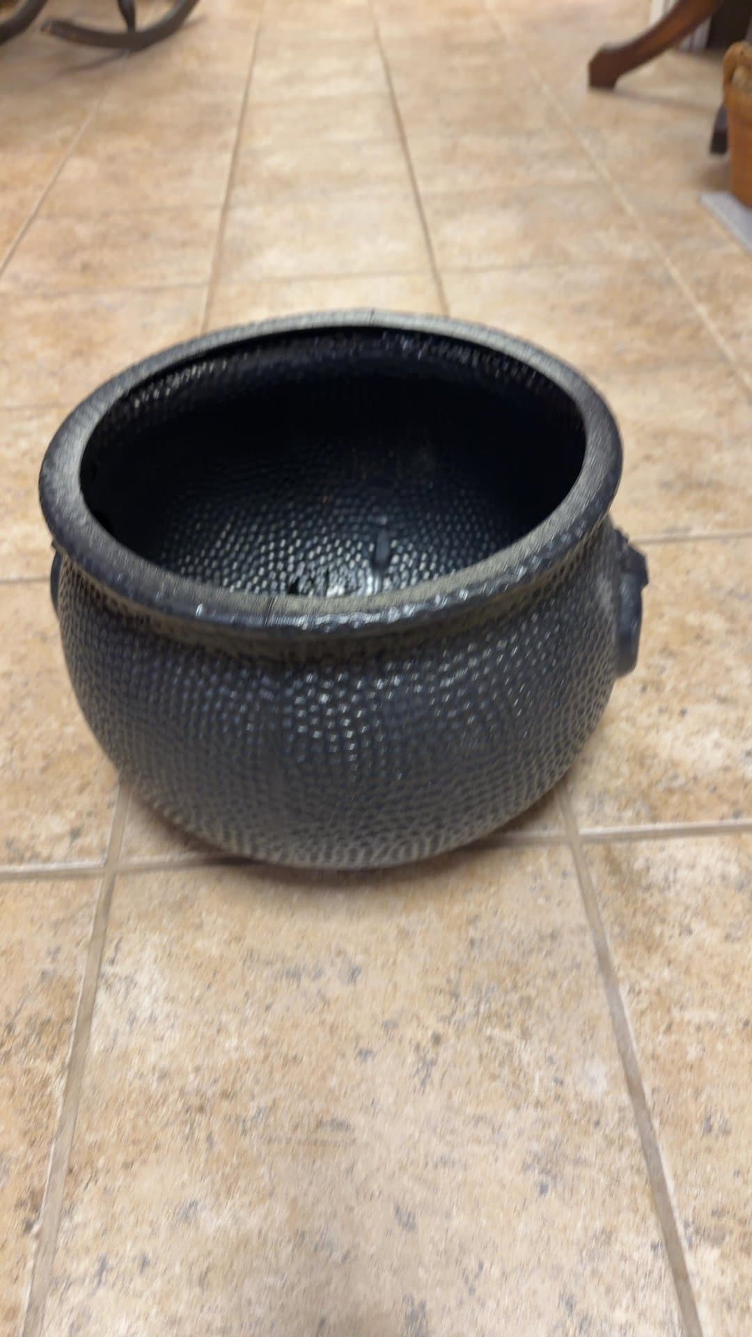 TPI Plastic Halloween Cauldron Candy Bowl - Image 1