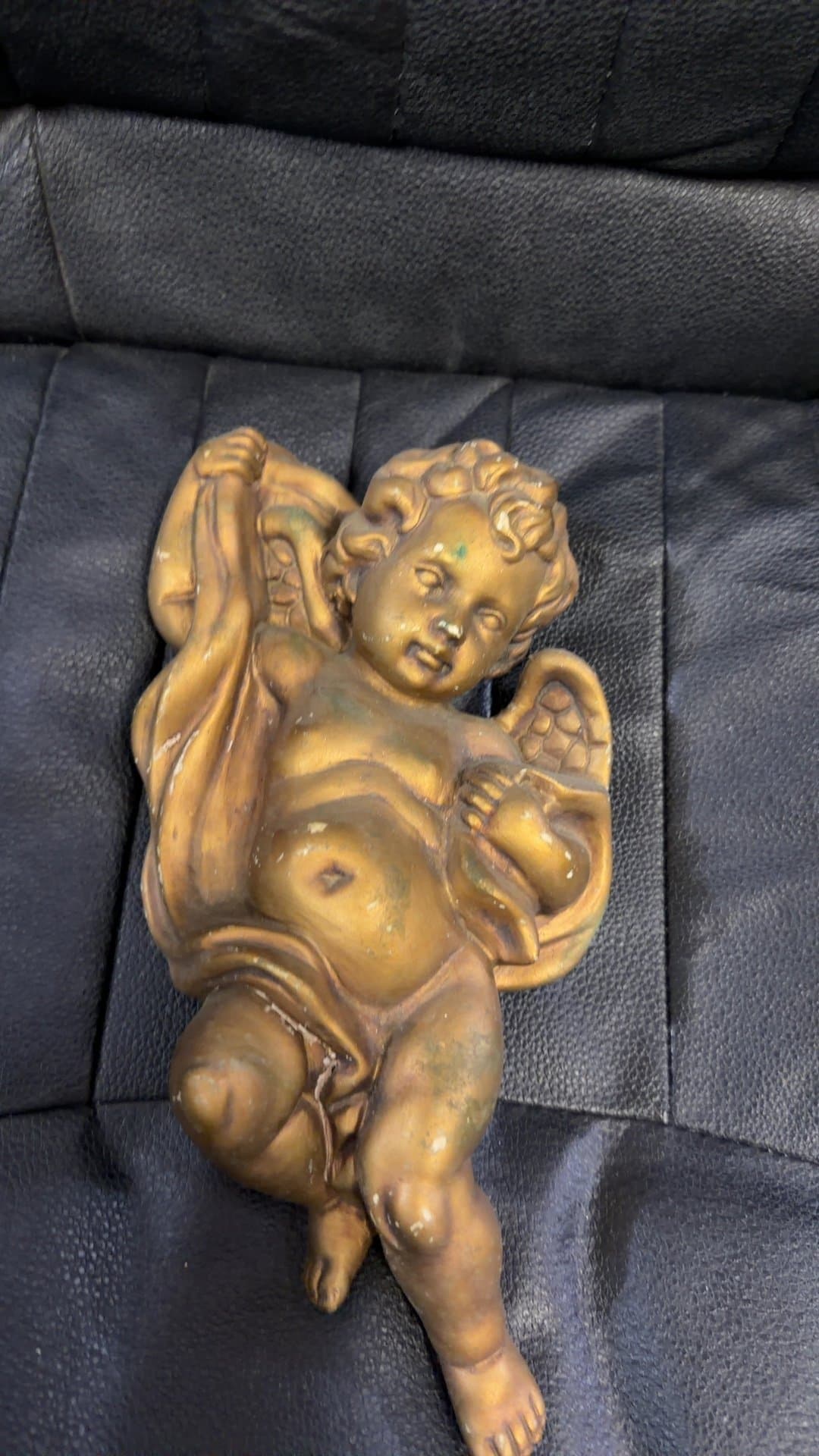 Cherub wall hanging - Image 1