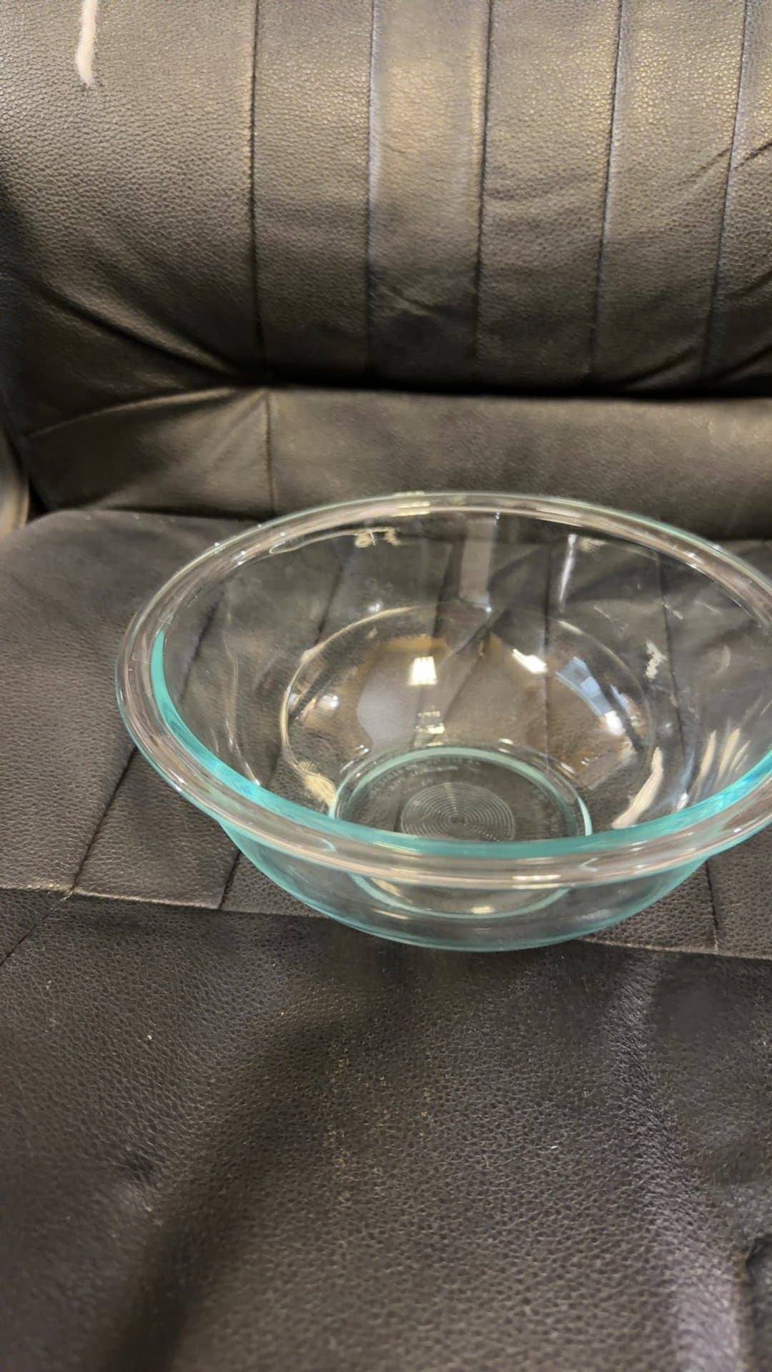 Clear Glass Mixing Bowl-pyrex - Image 1