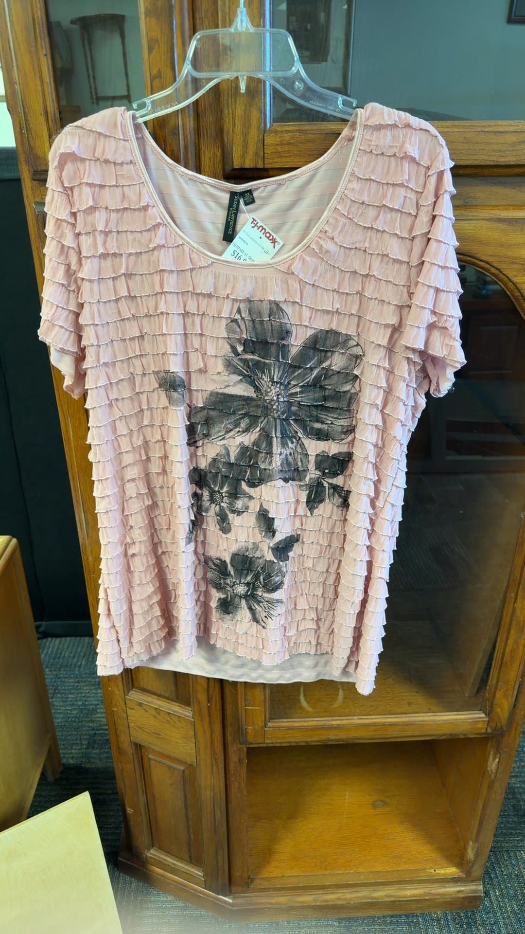 Susan Lawrence Pink Ruffled Floral Top - Image 1