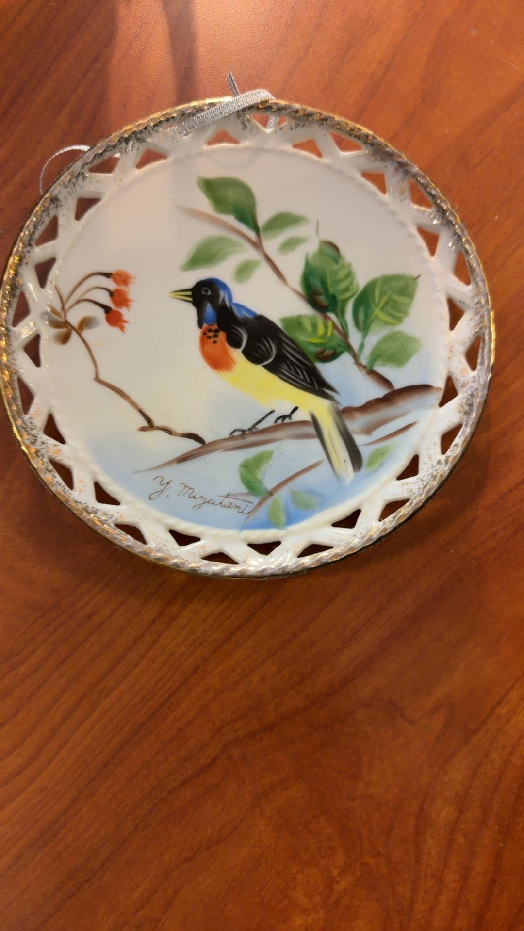 Decorative Porcelain Plate with Bird Design by Y. Mizutani - Image 1