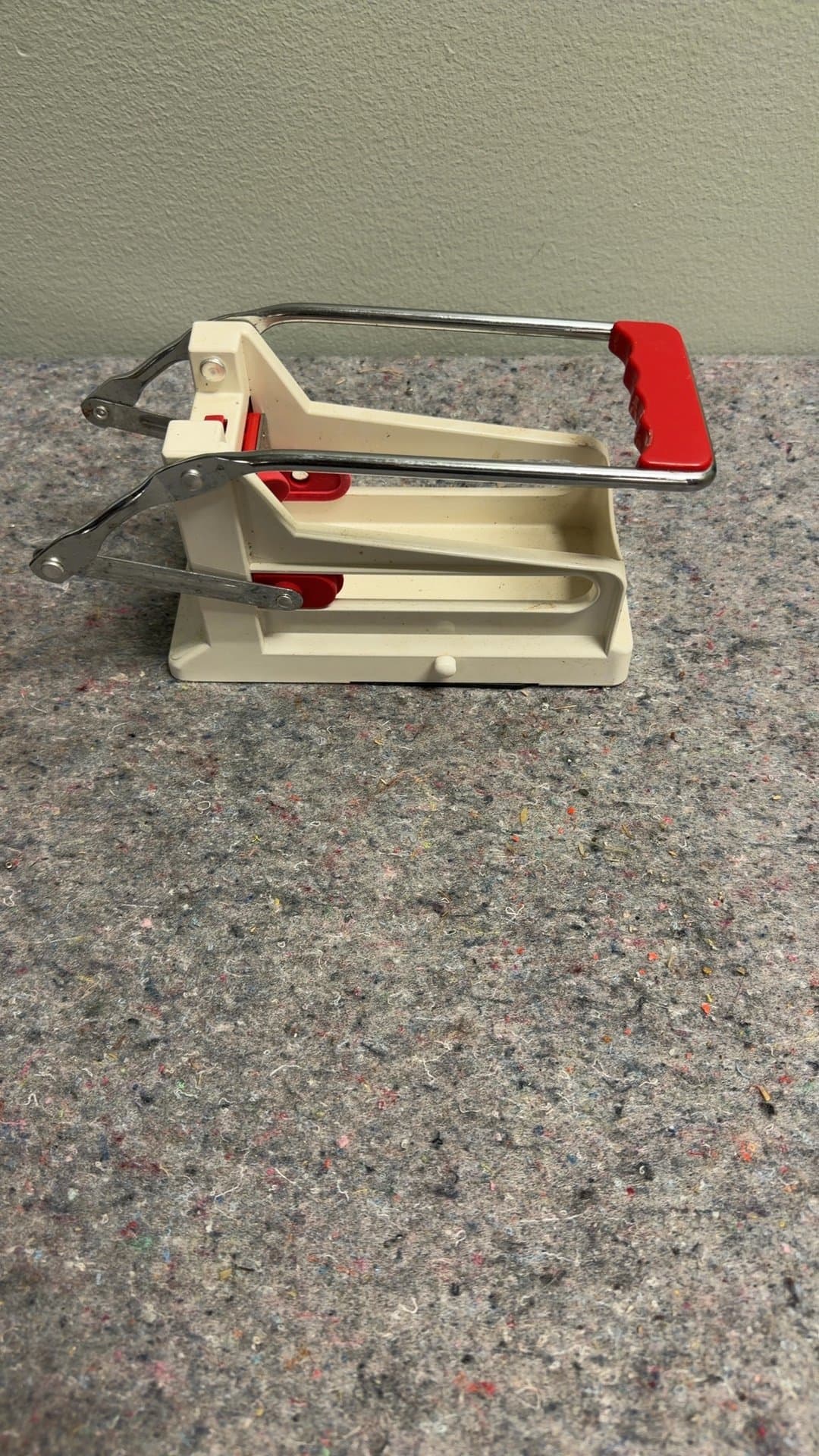 Vintage Carmine Can Crusher - Image 1