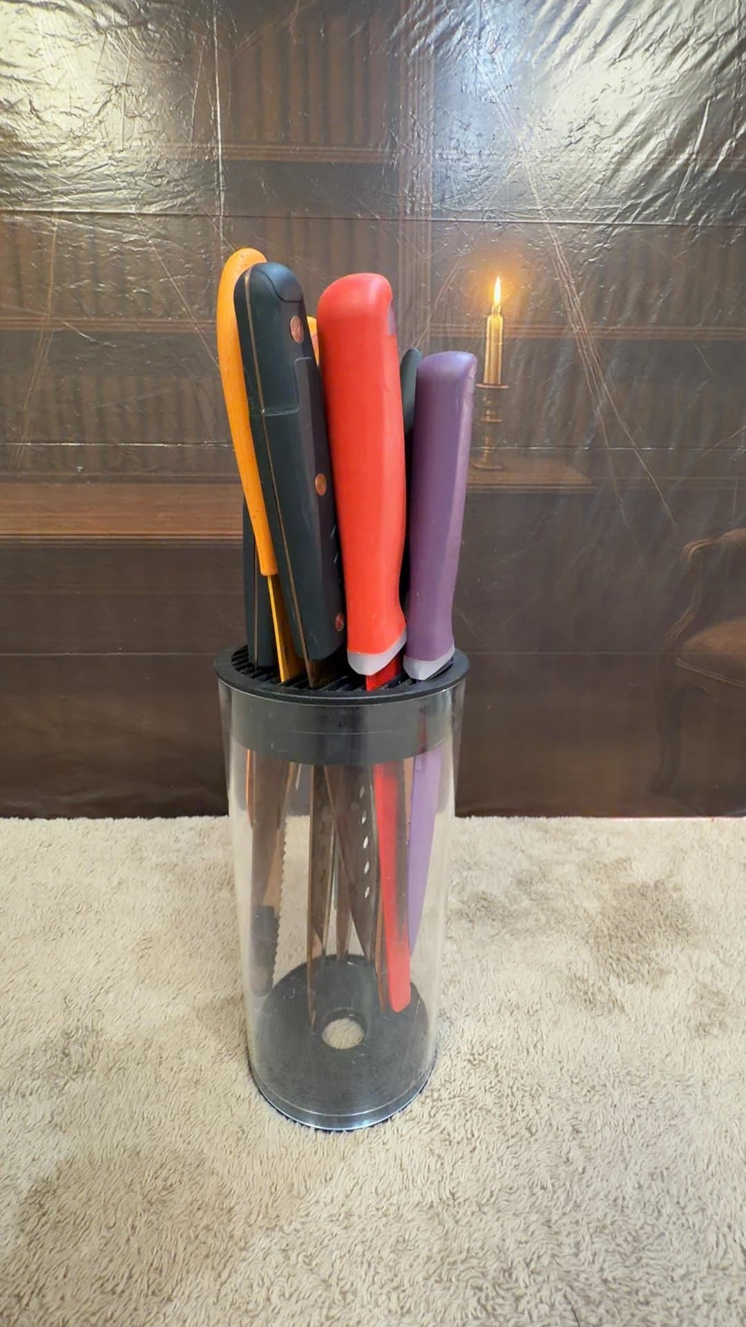 Clear Universal Knife Block with Assorted Kitchen Knives - Image 1