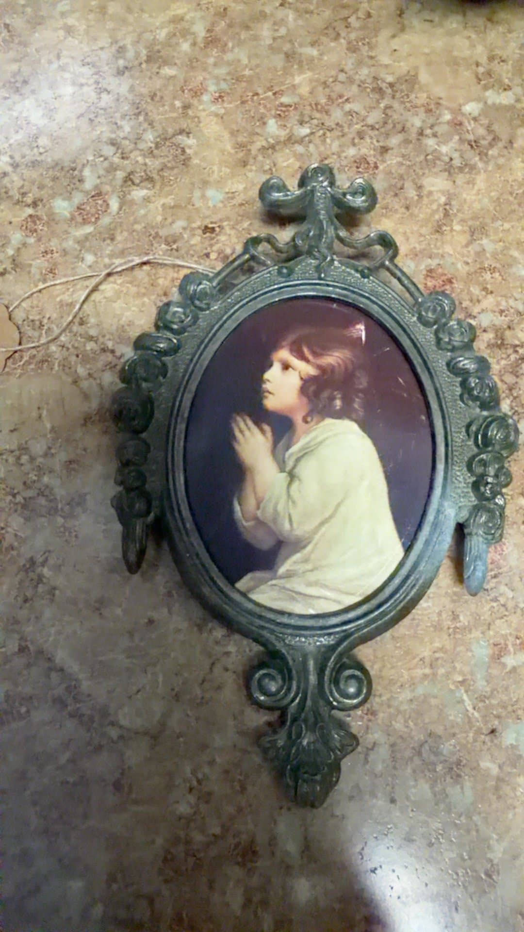 Vintage Italian Brass Oval Frame with 'The Infant Samuel at Prayer' Print - Image 1