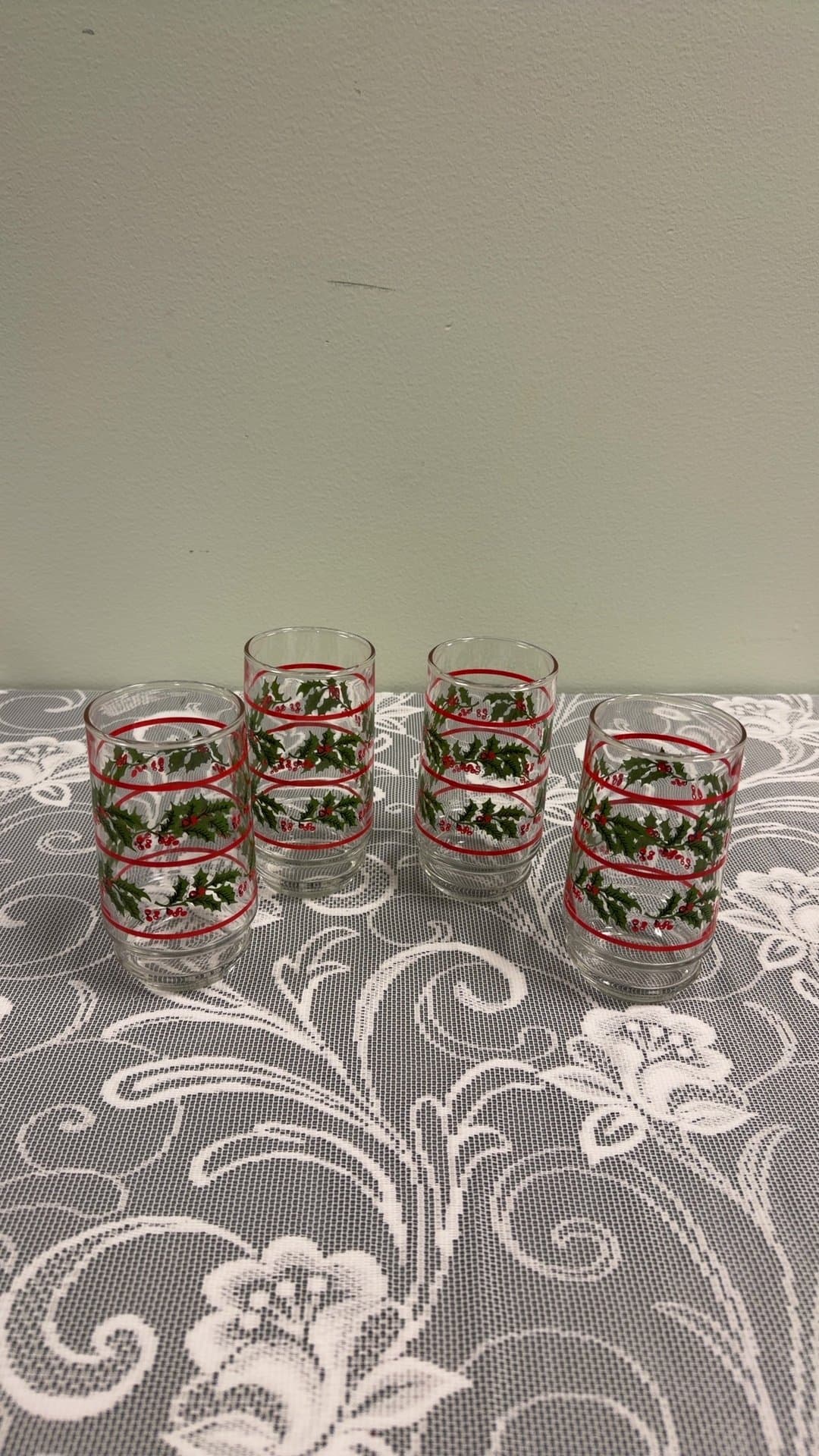 Vintage Christmas Holly and Berries Glass Tumblers - Set of 4 - Image 1