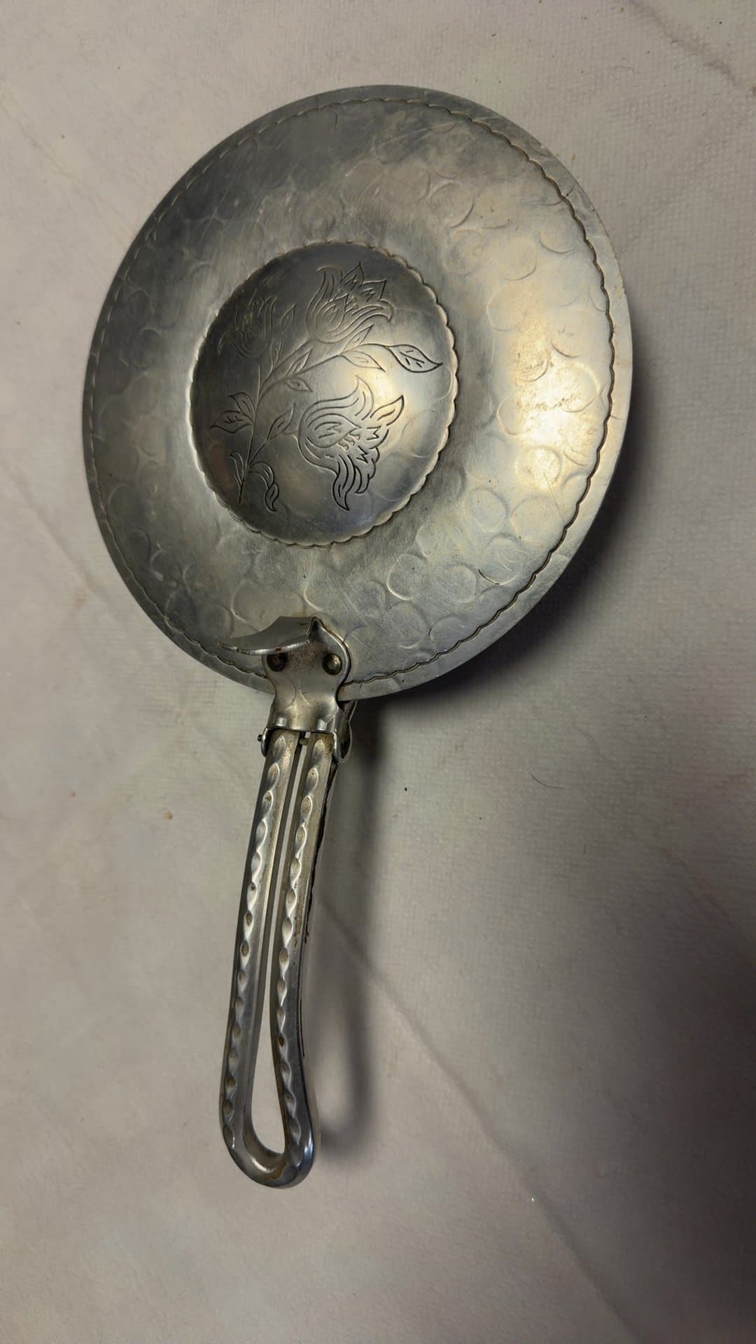 1950's Rodney Kent Hinged Silent Butler"crumber pan" Hammered aluminum - Image 1