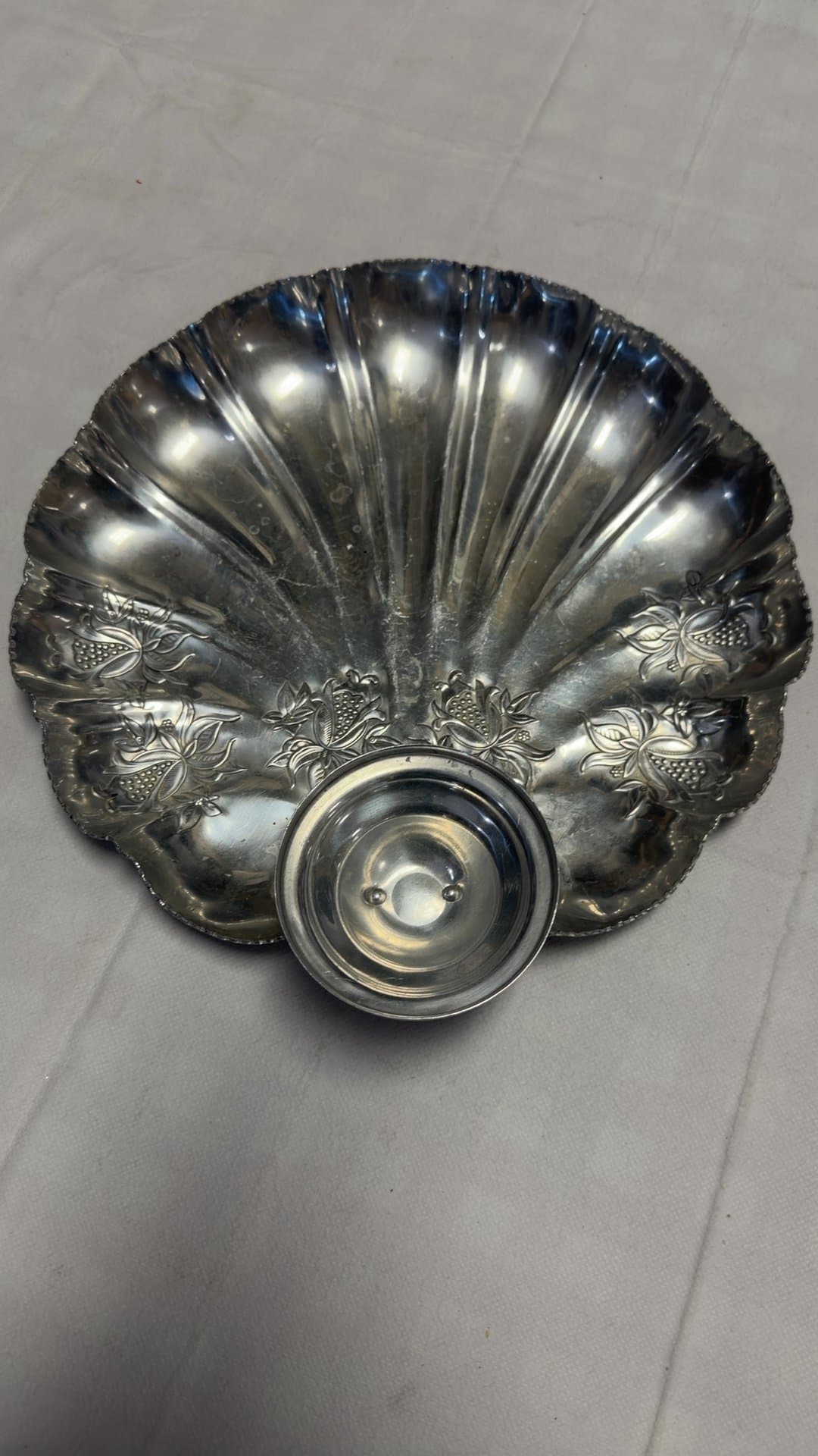 1910's Aluminum Clamshell Chip & Dip/Seafood Serving - Image 1