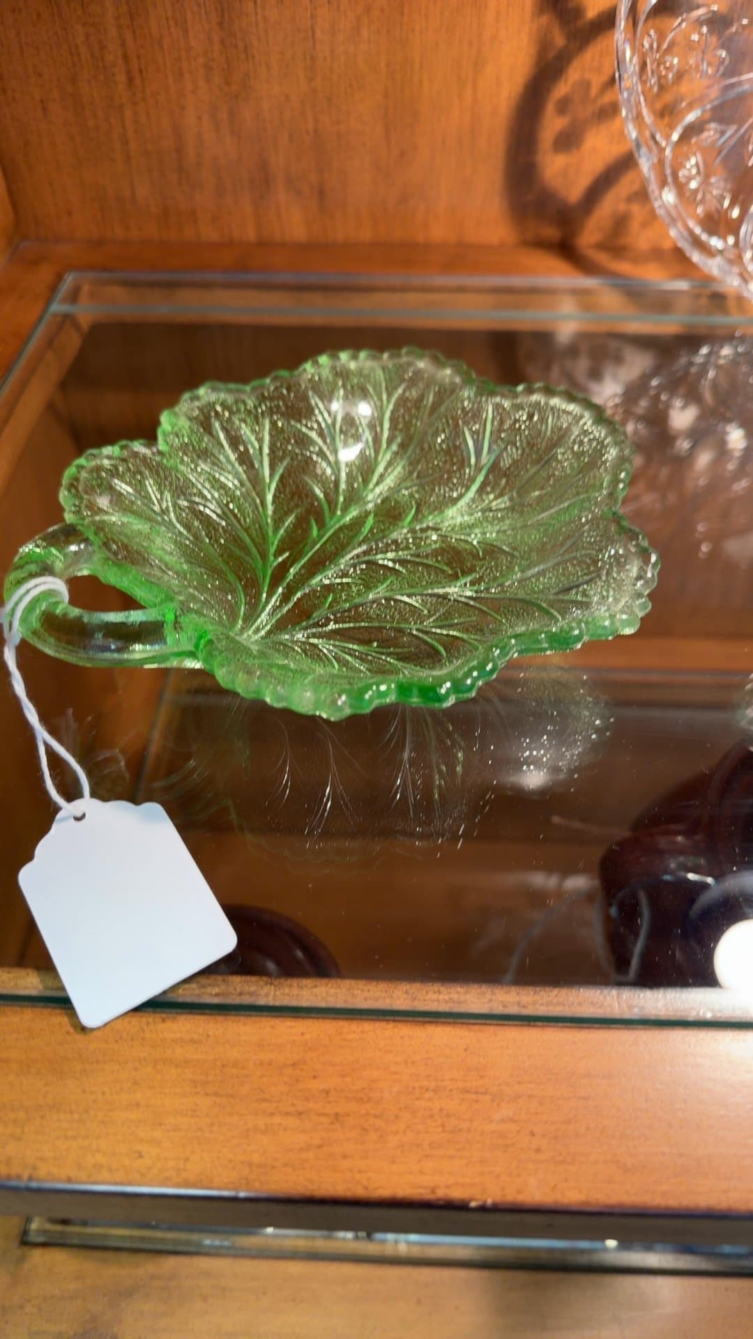 Indiana Glass Co. 'Pebble Leaf' Uranium Glass Dish - Image 1