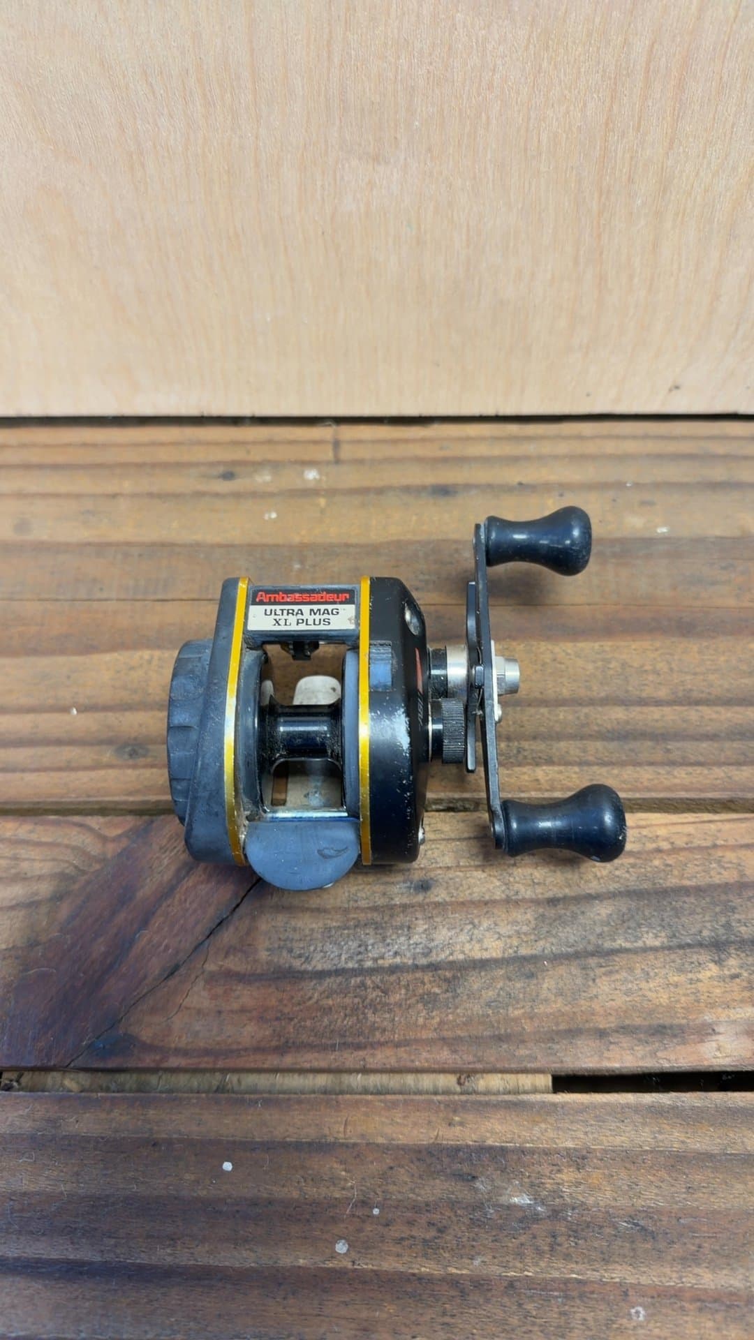 Ambassadeur Ultra Mag XL Plus Fishing Reel - Image 1