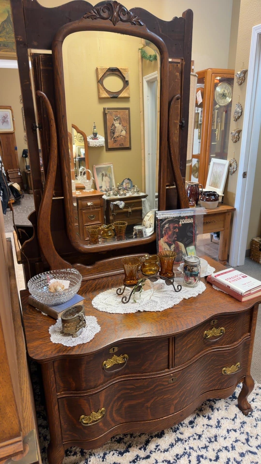 American Empire Serpentine Tiger Wood dresser with wishbone mirror 1890's -1920's - Image 1