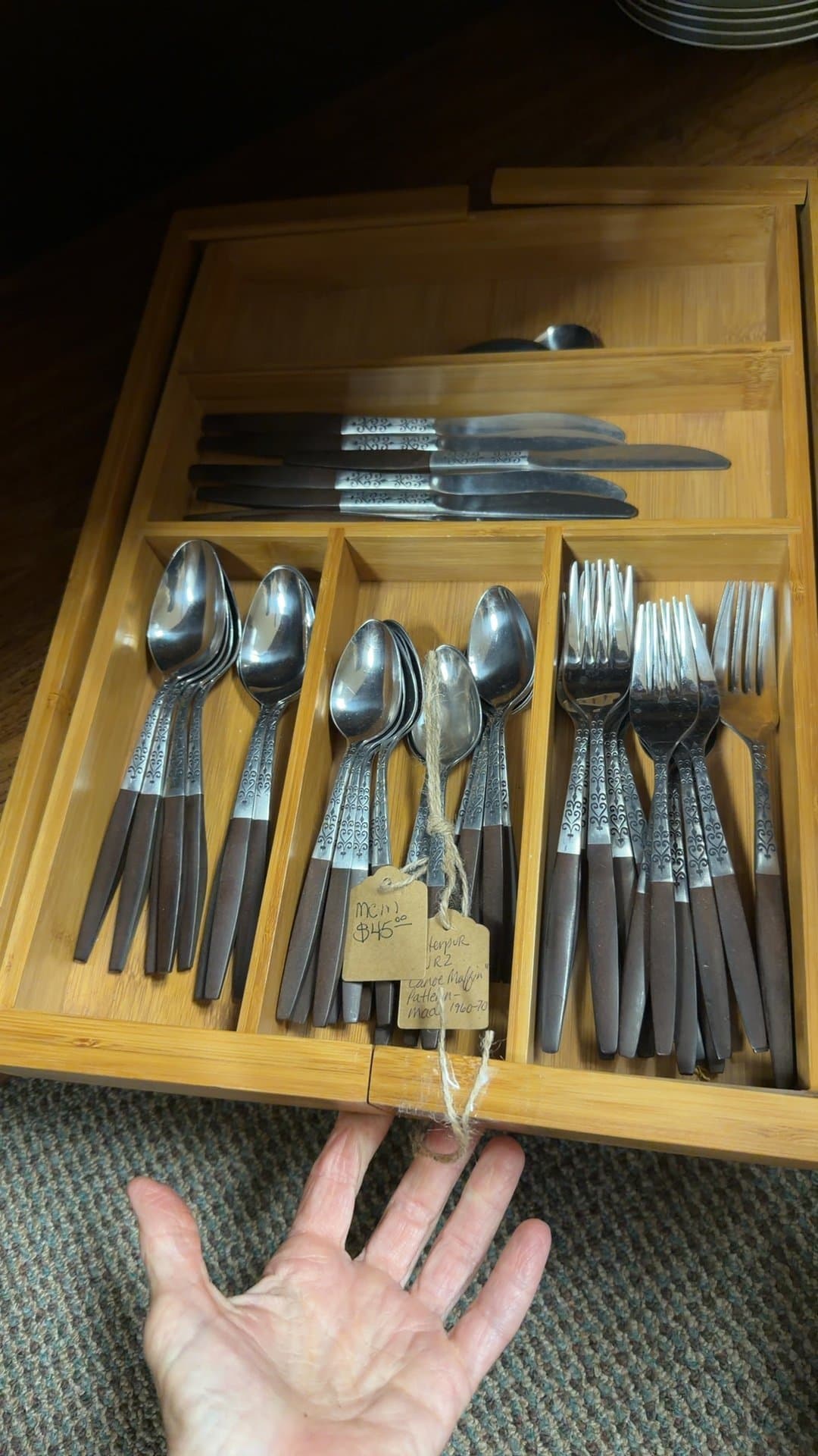 Expandable Bamboo Drawer Organizer - Image 1