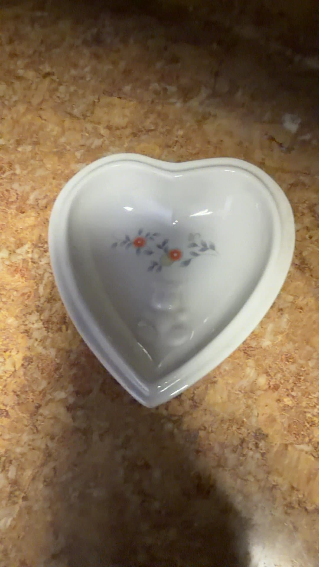 Heart-Shaped Ceramic Trinket Dish - Image 1
