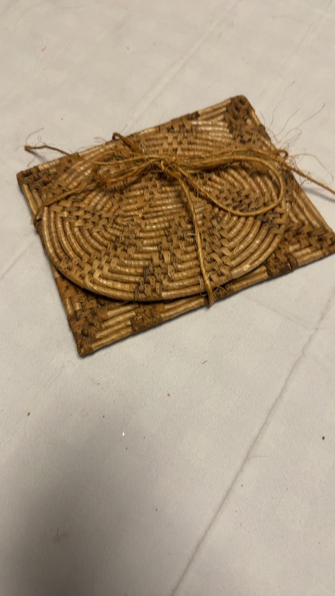 Set of 2 Handwoven natural-fiber trivets - Image 1