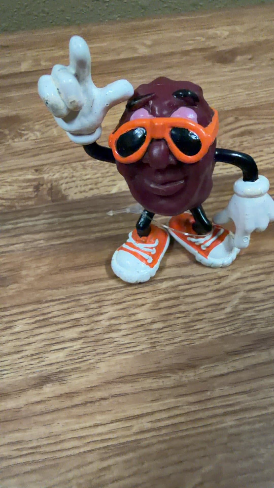 California Raisins Figurine - Image 1