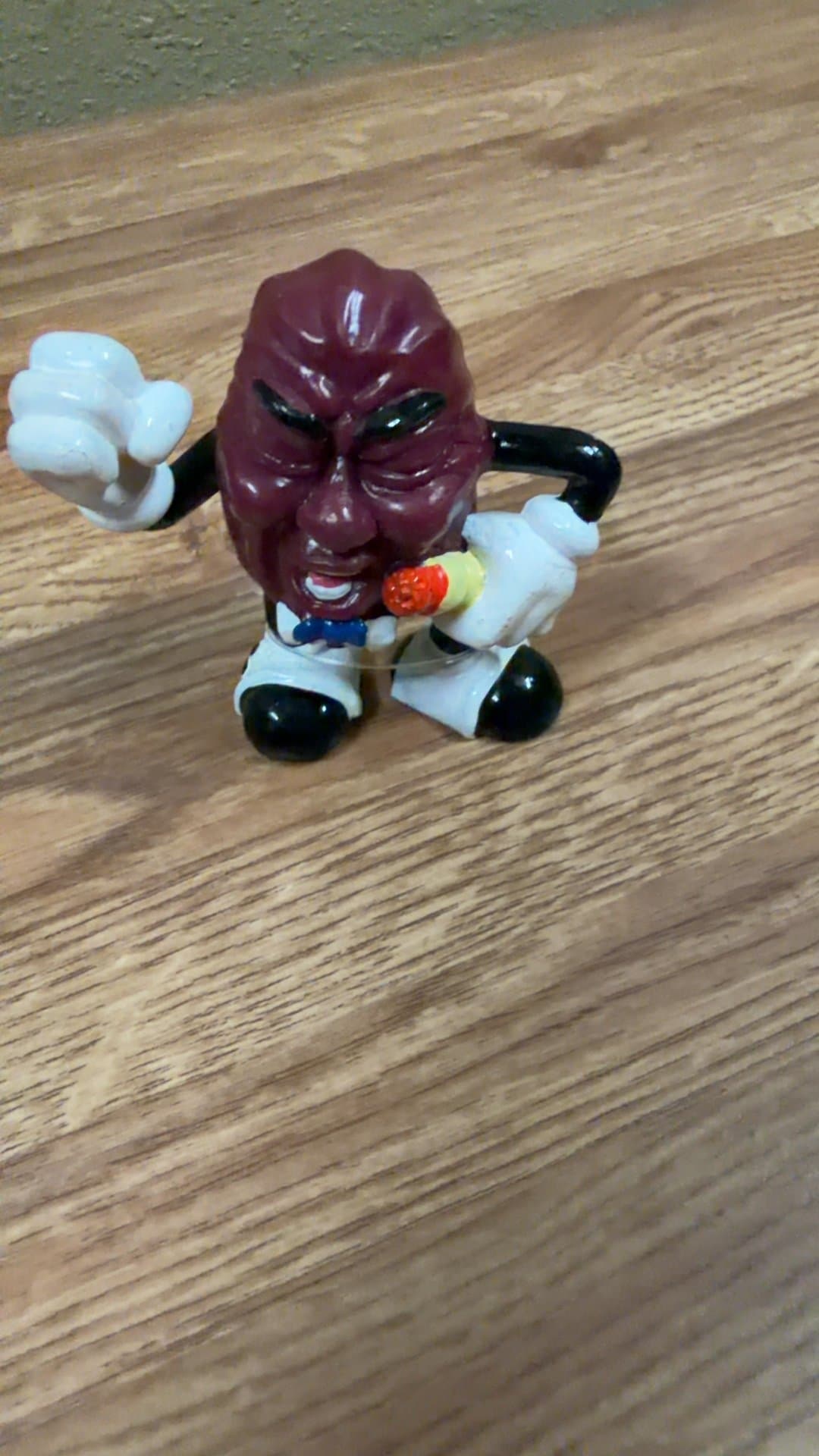 California Raisins Figurine - Image 1