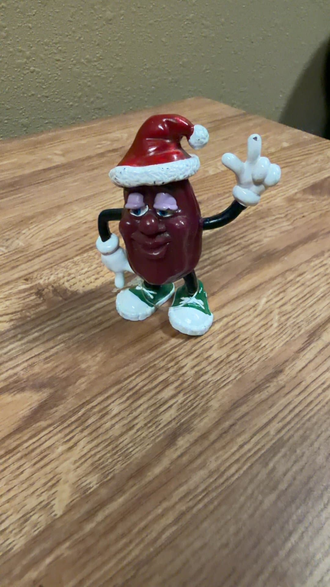California Raisins Christmas Figurine - Image 1