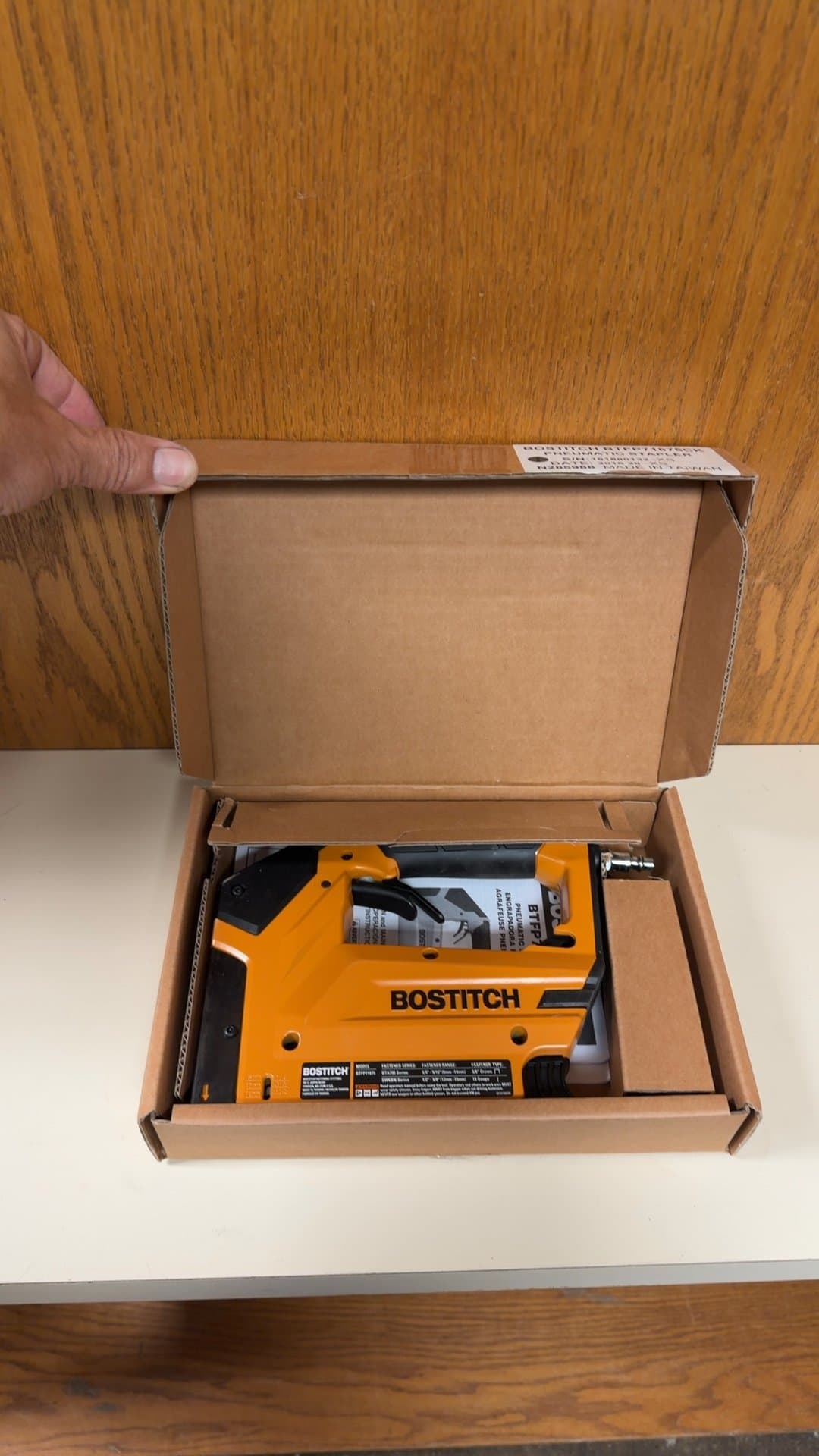 Bostitch BTFP71875CK Pneumatic Stapler - Image 1