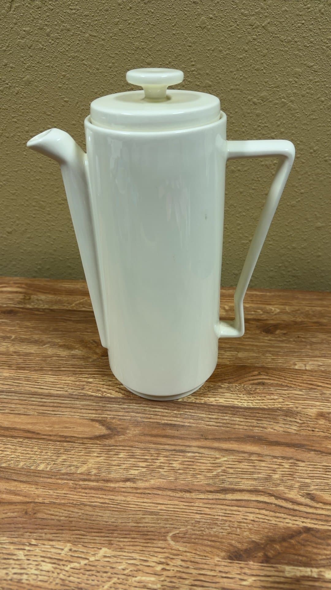 White Forma Porcelain Pot / Carafe - Image 1