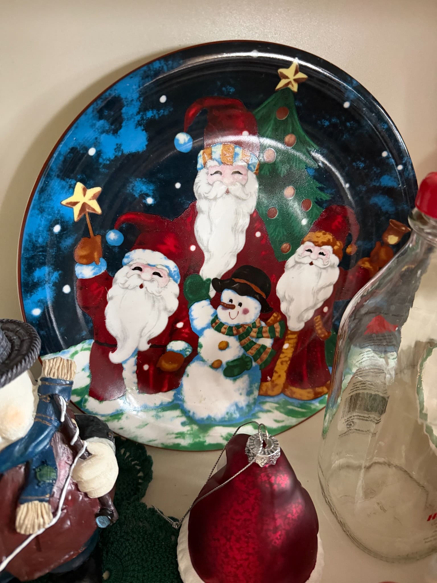 Christmas Decorative Plate with Santa Claus Design - Image 1